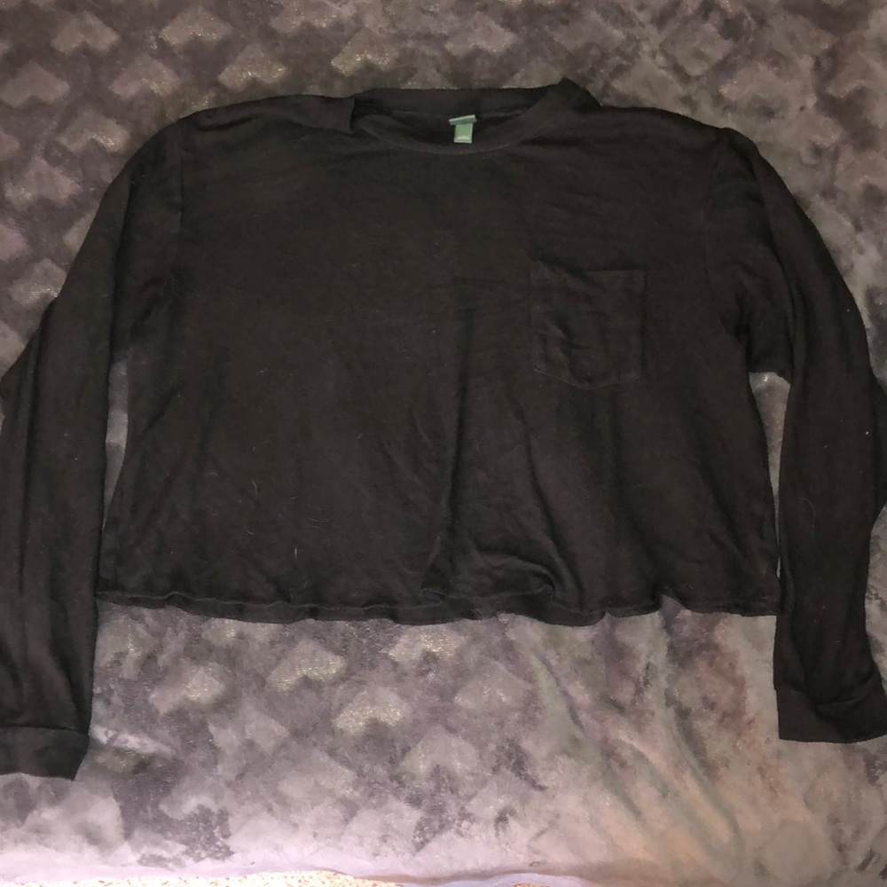 Black, large comfy crop top